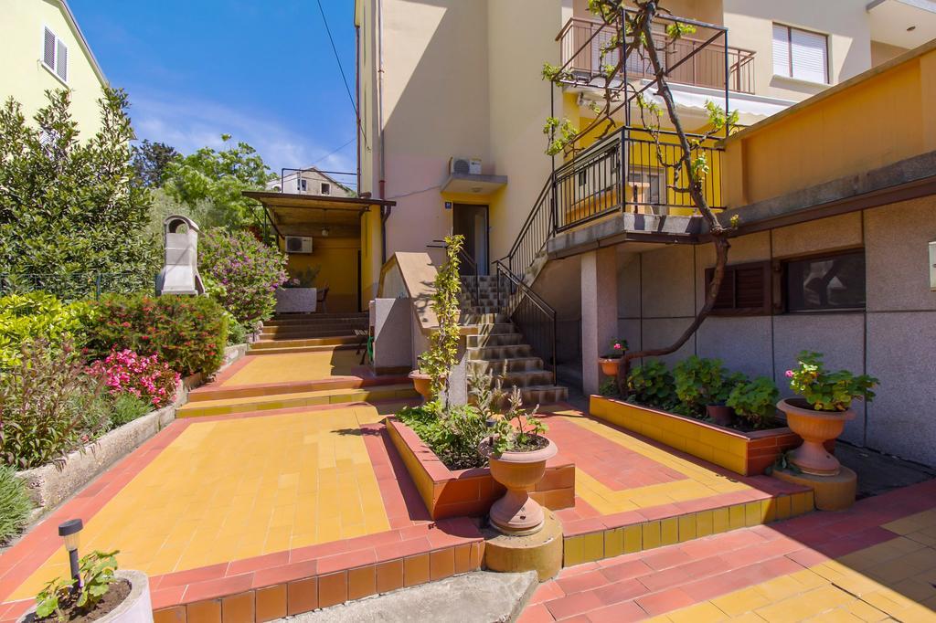 Apartment Oleander Mali Losinj Bagian luar foto