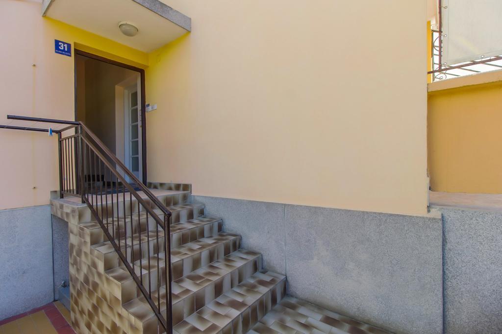 Apartment Oleander Mali Losinj Bagian luar foto