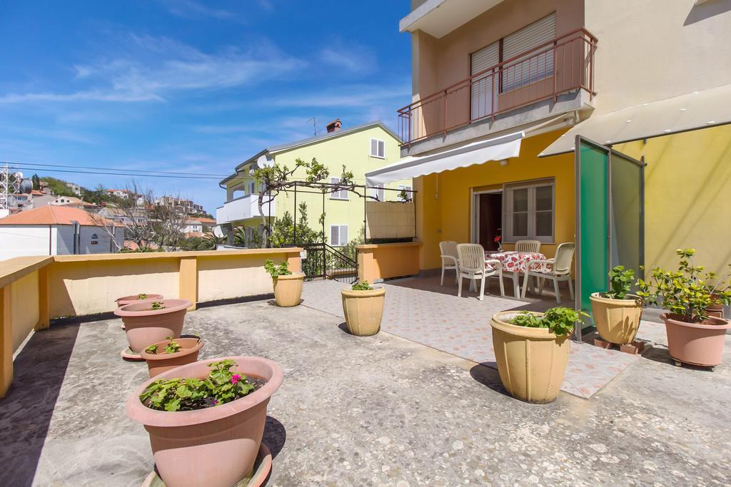 Apartment Oleander Mali Losinj Bagian luar foto