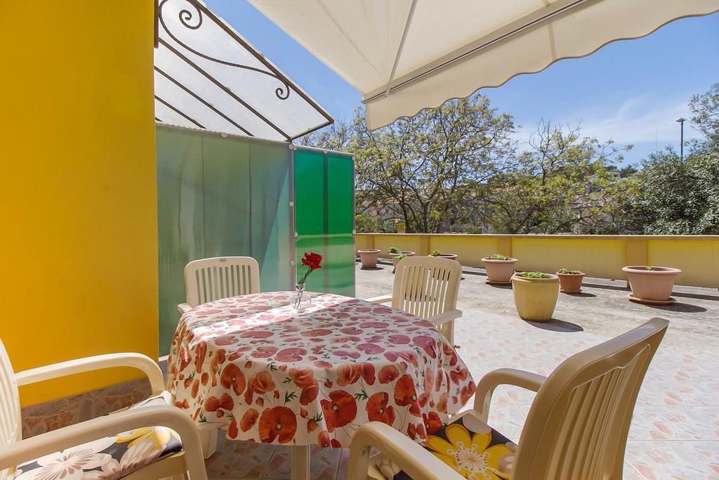 Apartment Oleander Mali Losinj Bagian luar foto