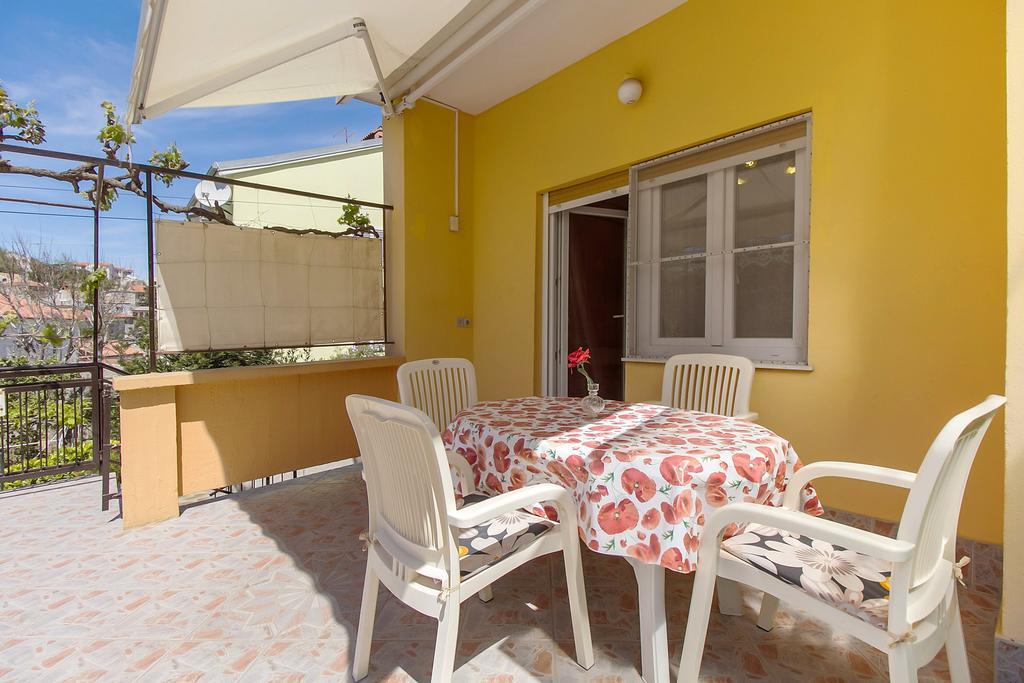 Apartment Oleander Mali Losinj Bagian luar foto