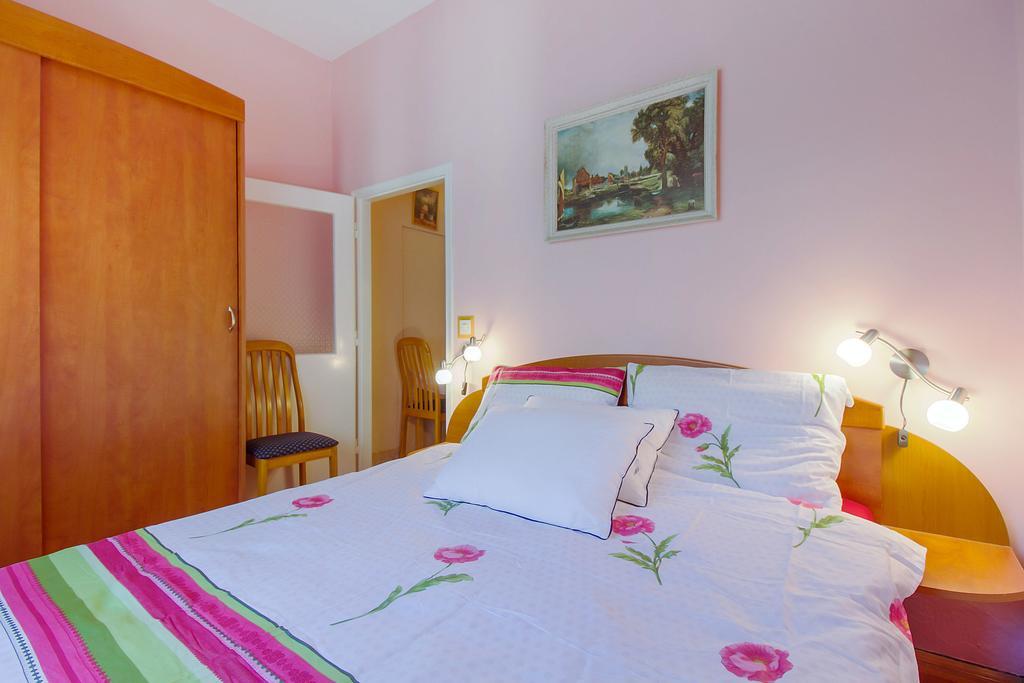 Apartment Oleander Mali Losinj Bagian luar foto
