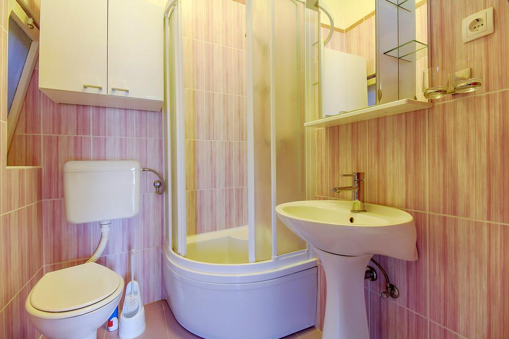 Apartment Oleander Mali Losinj Bagian luar foto
